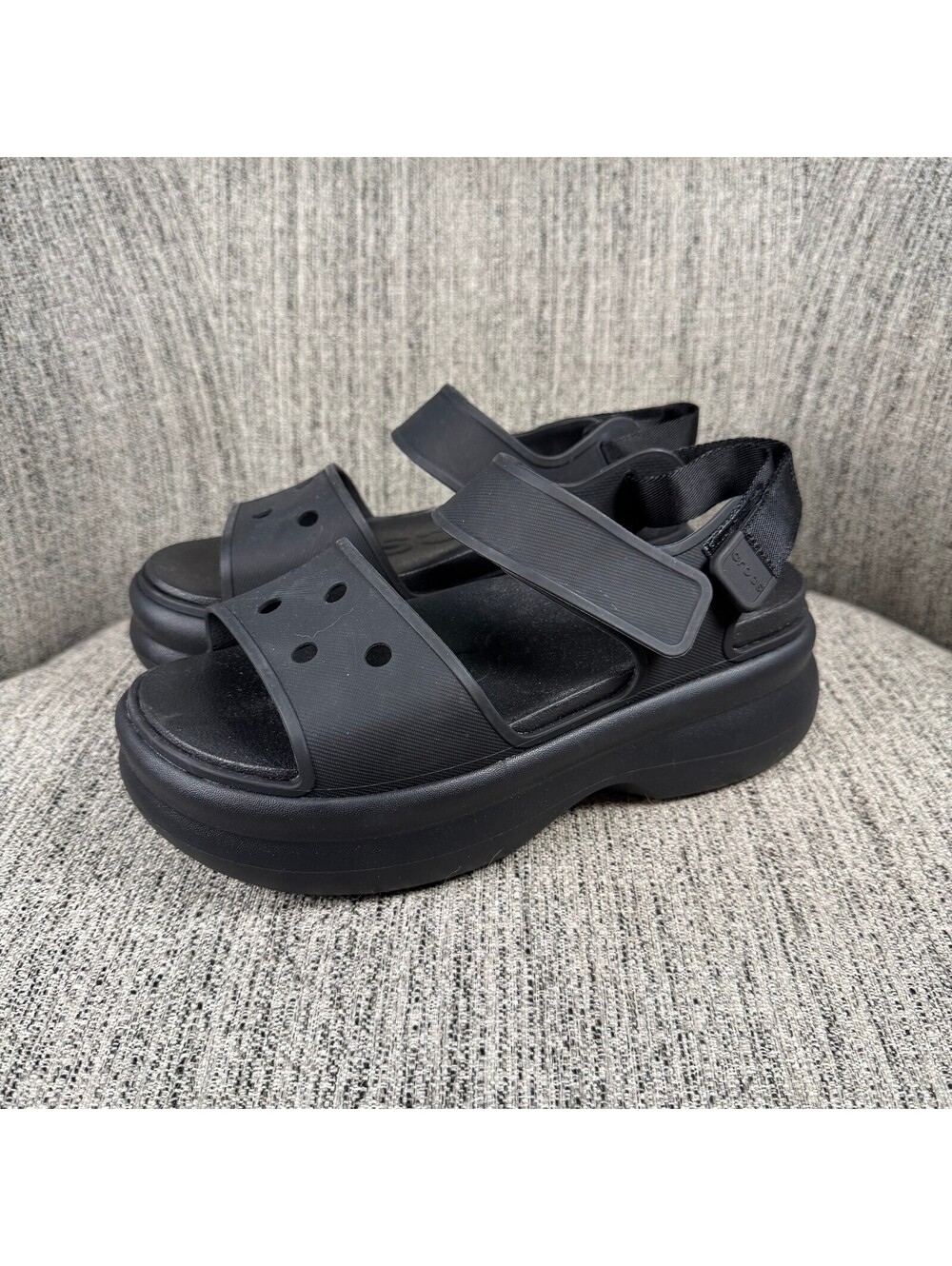 Crocs Soho Y Strap Platform Black Sandals Chunky Womens Size 8 Adjustable Straps